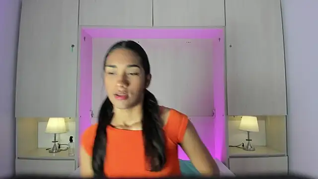 AnahiCollins online show from March 2026 11:33:02 AM