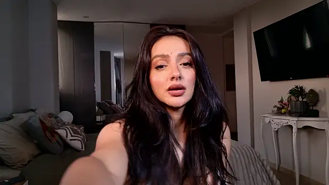 Milana De online show from February 2026 11:12:01 PM