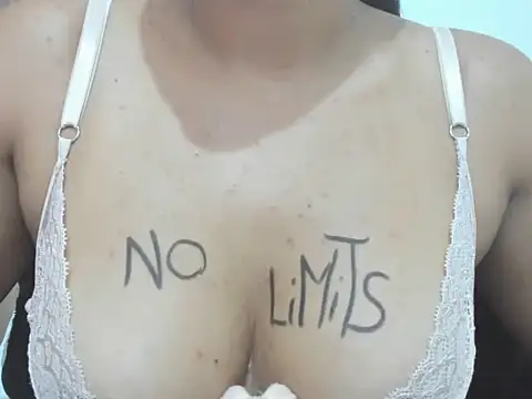 Snapshot of Valentinahot7 chatting on October 2025 03:11:01 PM Valentinahot7 online show from October 2025 03:11:01 PM