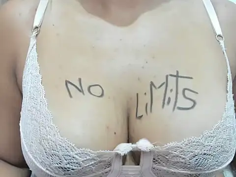 Snapshot of Valentinahot7 chatting on October 2025 03:21:02 PM Valentinahot7 online show from October 2025 03:21:02 PM