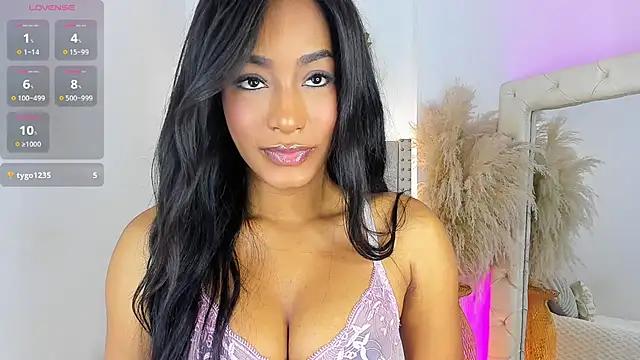 Snapshot of mia_juicy_ chatting on September 2025 09:21:02 PM mia juicy online show from September 2025 09:21:02 PM