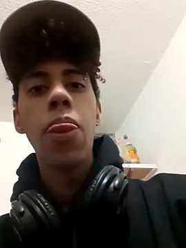 Snapshot of The_boy_good chatting on November 2025 04:08:01 AM The boy good online show from November 2025 04:08:01 AM