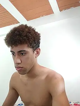 Snapshot of The_boy_good chatting on October 2025 08:20:01 PM The boy good online show from October 2025 08:20:01 PM