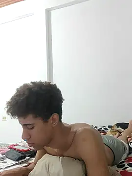 Snapshot of The_boy_good chatting on October 2025 11:28:02 PM The boy good online show from October 2025 11:28:02 PM