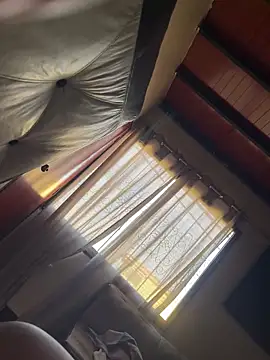 Valentino-elTuyo online show from October 2025 11:56:01 AM