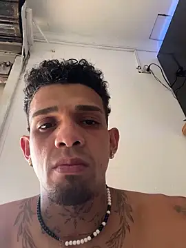 Valentino-elTuyo online show from February 2026 07:43:01 PM