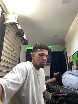 Valentino-elTuyo online show from February 2026 04:36:02 PM