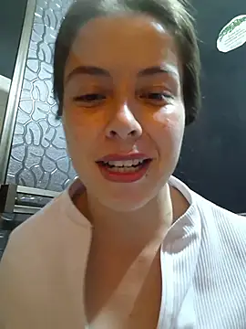 Snapshot of EmmaValencia_ chatting on June 2026 09:53:01 PM EmmaValencia online show from June 2026 09:53:01 PM