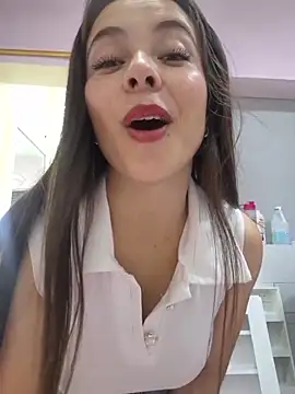 Snapshot of EmmaValencia_ chatting on June 2026 09:34:02 PM EmmaValencia online show from June 2026 09:34:02 PM