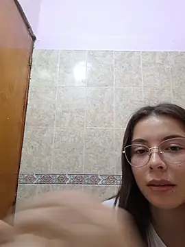 EmmaValencia  online show from April 2026 07:40:01 PM