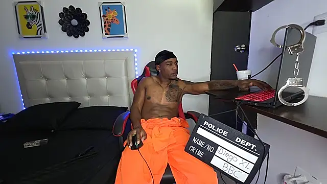 DiegoXL111 online show from October 2025 04:25:02 AM