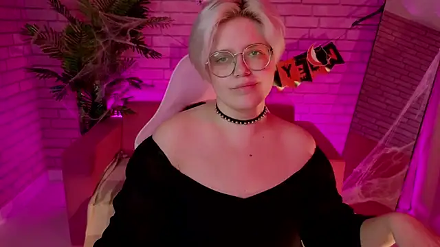 DominiqueSweetie online show from October 2025 12:03:01 PM