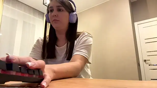 Snapshot of RoseRossi chatting on September 2025 10:54:02 AM RoseRossi online show from September 2025 10:54:02 AM
