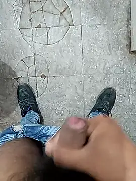 Snapshot of SlipperyRebound0 chatting on November 2025 05:02:01 PM SlipperyRebound0 online show from November 2025 05:02:01 PM