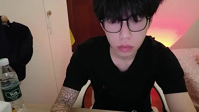 Snapshot of hangzi-0011 chatting on February 2026 07:48:02 AM hangzi-0011 online show from February 2026 07:48:02 AM