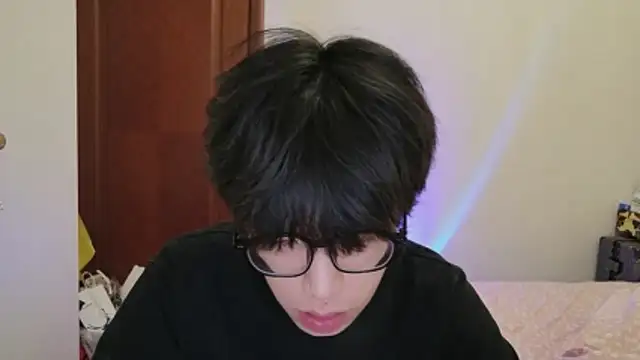 Snapshot of hangzi-0011 chatting on February 2026 06:33:01 AM hangzi-0011 online show from February 2026 06:33:01 AM