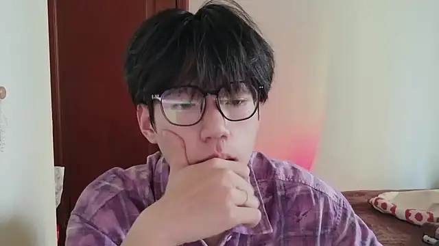 Snapshot of hangzi-0011 chatting on February 2026 08:14:01 AM hangzi-0011 online show from February 2026 08:14:01 AM