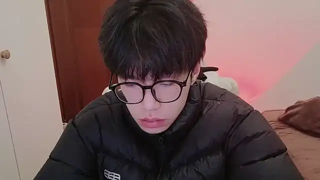 Snapshot of hangzi-0011 chatting on January 2026 11:13:01 AM hangzi-0011 online show from January 2026 11:13:01 AM