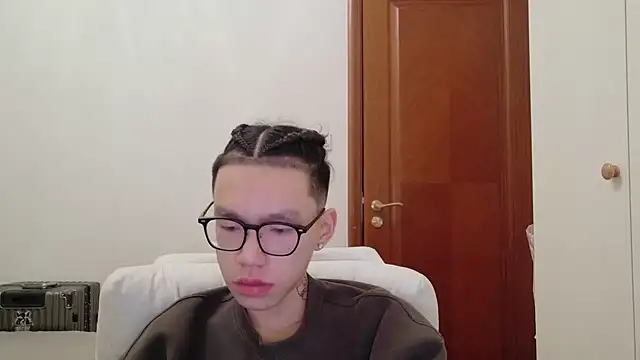 hangzi-0011 online show from October 2025 09:43:02 AM