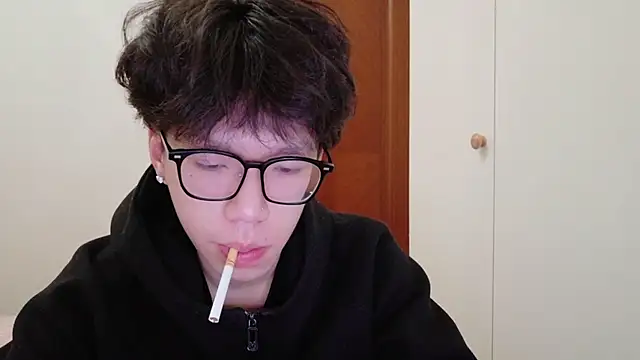 Snapshot of hangzi-0011 chatting on November 2025 11:14:02 AM hangzi-0011 online show from November 2025 11:14:02 AM