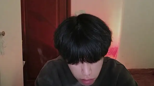 Snapshot of hangzi-0011 chatting on February 2026 04:34:02 AM hangzi-0011 online show from February 2026 04:34:02 AM