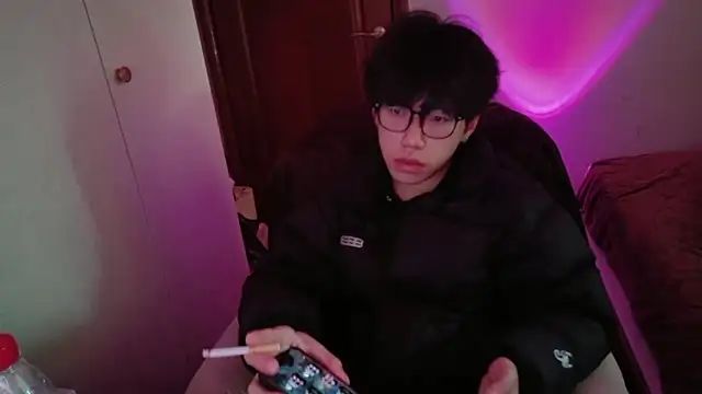 Snapshot of hangzi-0011 chatting on January 2026 07:23:02 AM hangzi-0011 online show from January 2026 07:23:02 AM