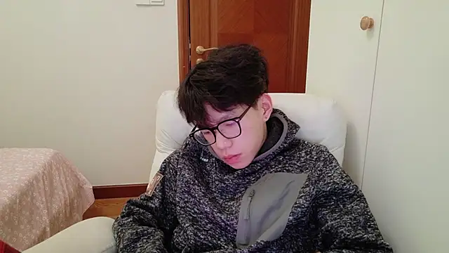 Snapshot of hangzi-0011 chatting on November 2025 05:55:01 AM hangzi-0011 online show from November 2025 05:55:01 AM