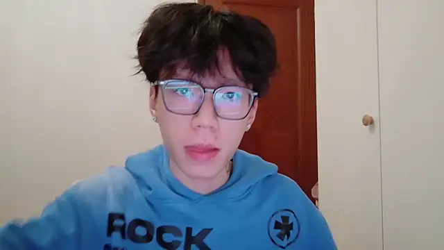 Snapshot of hangzi-0011 chatting on November 2025 11:10:02 AM hangzi-0011 online show from November 2025 11:10:02 AM