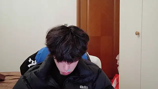 Snapshot of hangzi-0011 chatting on November 2025 10:49:02 AM hangzi-0011 online show from November 2025 10:49:02 AM