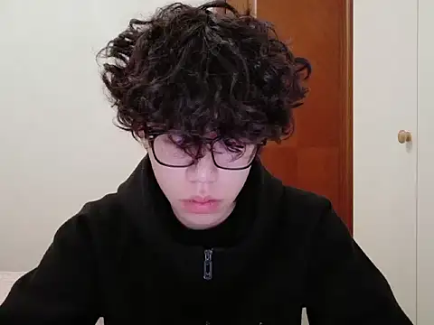 Snapshot of hangzi-0011 chatting on November 2025 11:03:01 AM hangzi-0011 online show from November 2025 11:03:01 AM