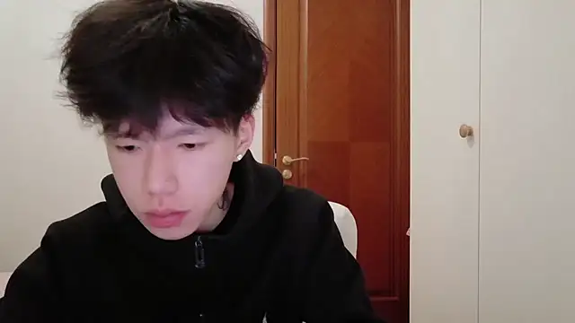 Snapshot of hangzi-0011 chatting on November 2025 10:40:02 AM hangzi-0011 online show from November 2025 10:40:02 AM