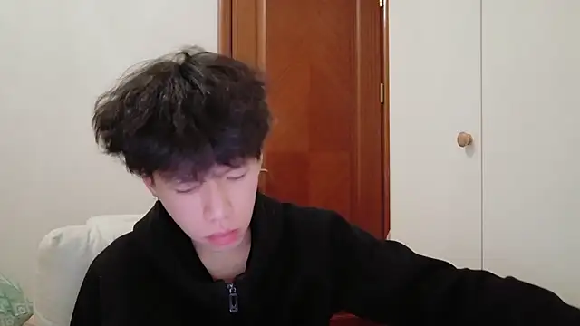 Snapshot of hangzi-0011 chatting on November 2025 10:37:02 AM hangzi-0011 online show from November 2025 10:37:02 AM