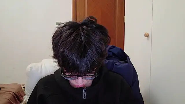 Snapshot of hangzi-0011 chatting on December 2025 11:12:01 AM hangzi-0011 online show from December 2025 11:12:01 AM