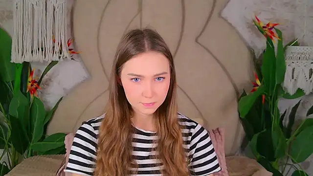 OliviaLay online show from November 2025 09:57:01 AM