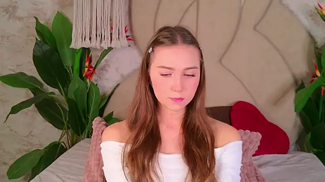 OliviaLay online show from November 2025 11:47:01 AM