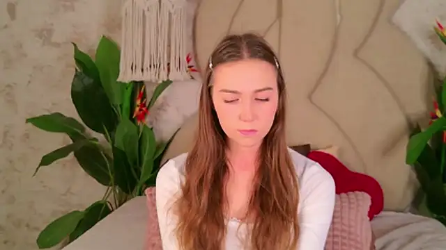 OliviaLay online show from November 2025 11:14:01 AM