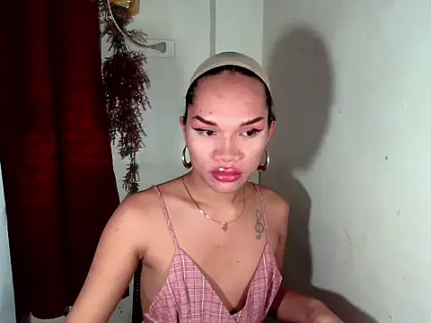 amandareddragon online show from October 2025 05:17:01 AM