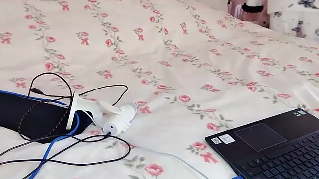 Titi-175 online show from December 2025 05:22:02 AM