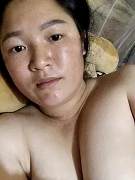 Snapshot of linhmiucute chatting on September 2025 12:06:02 AM linhmiucute online show from September 2025 12:06:02 AM