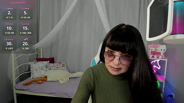 Snapshot of LindaRomero chatting on October 2025 08:48:02 AM LindaRomero online show from October 2025 08:48:02 AM