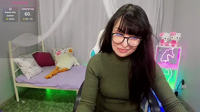 Snapshot of LindaRomero chatting on November 2025 10:08:01 AM LindaRomero online show from November 2025 10:08:01 AM