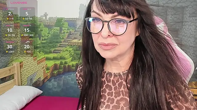 Snapshot of LindaRomero chatting on November 2025 10:41:02 AM LindaRomero online show from November 2025 10:41:02 AM