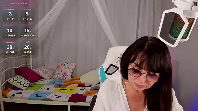 Snapshot of LindaRomero chatting on September 2025 03:30:02 PM LindaRomero online show from September 2025 03:30:02 PM