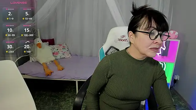 Snapshot of LindaRomero chatting on October 2025 09:22:01 AM LindaRomero online show from October 2025 09:22:01 AM