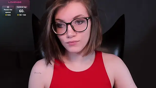 Snapshot of CathyAdams chatting on June 2026 07:47:01 AM CathyAdams online show from June 2026 07:47:01 AM