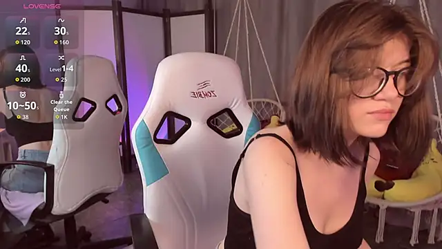 Snapshot of CathyAdams chatting on November 2025 03:33:02 AM CathyAdams online show from November 2025 03:33:02 AM