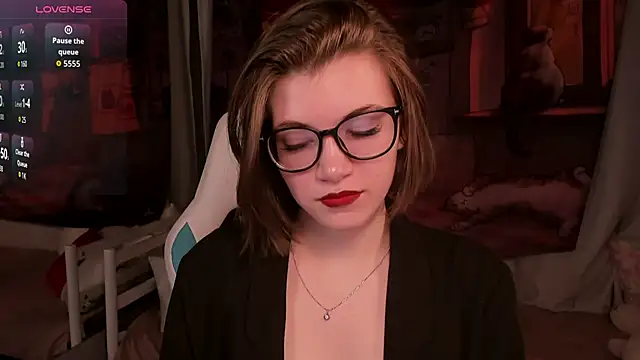 Snapshot of CathyAdams chatting on May 2026 06:49:01 AM CathyAdams online show from May 2026 06:49:01 AM