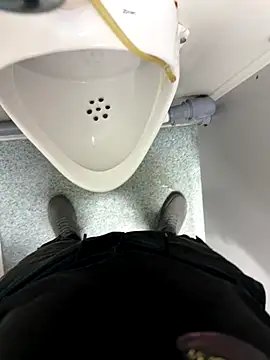 Snapshot of KingAdonisss chatting on November 2025 06:23:02 PM KingAdonisss online show from November 2025 06:23:02 PM