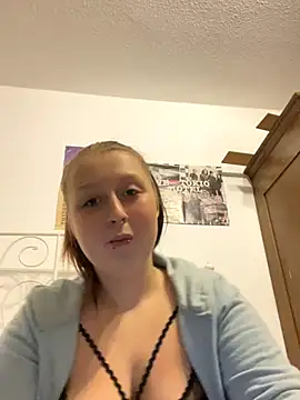 Snapshot of SweetieLina chatting on October 2025 05:13:02 PM SweetieLina online show from October 2025 05:13:02 PM