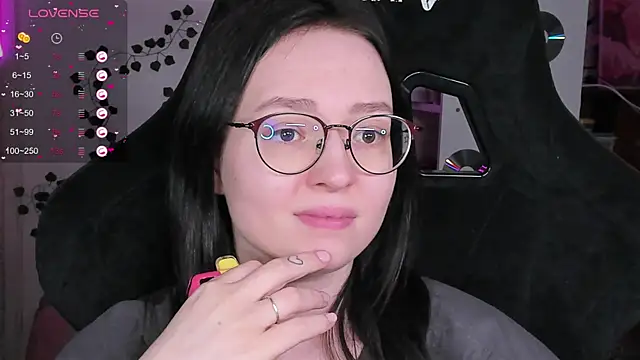 Snapshot of power_robynn chatting on February 2026 05:33:02 PM power robynn online show from February 2026 05:33:02 PM